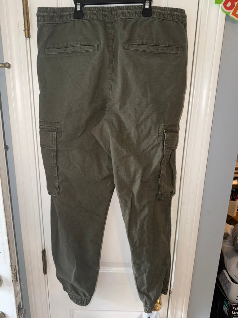 Goodfellow & Co olive cargo jogger pants back view