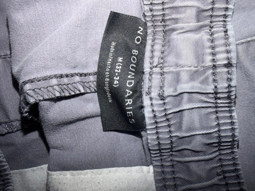 No Boundaries brand label size M (32-34)