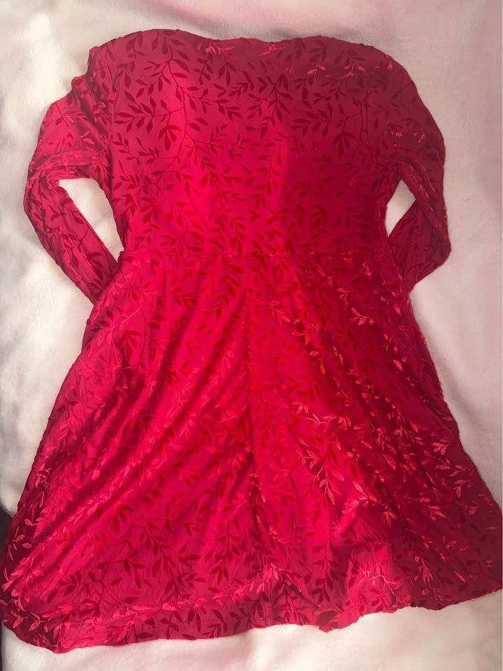 Self Esteem Girls Red Floral Leaf Pattern Long Sleeve Flowy Dress - Size Small