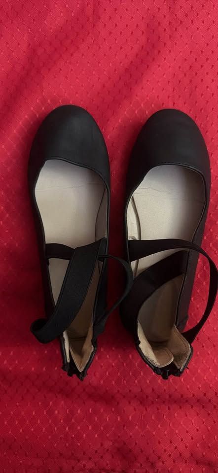 The Children's Place Girls Black Elastic Strap Flat Dress Shoes - Size 2
