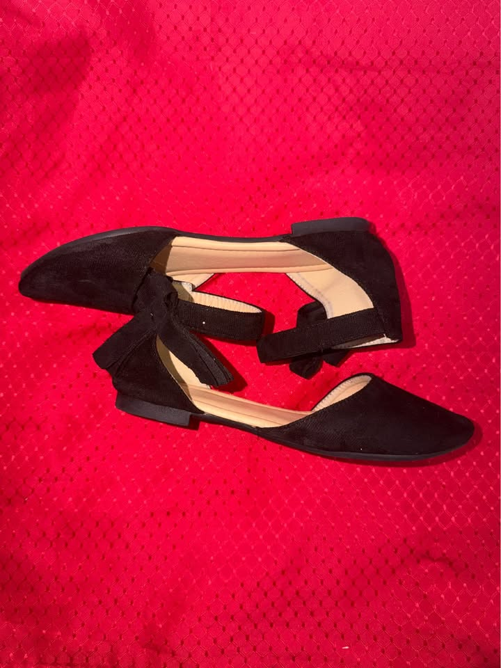 SHEIN Girls Black Suede Ankle Strap Bow Flat Dress Shoes - EU 34 / US Kids 2
