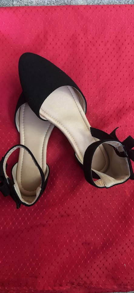 SHEIN Girls Black Suede Ankle Strap Bow Flat Dress Shoes - EU 35 / US Kids 3